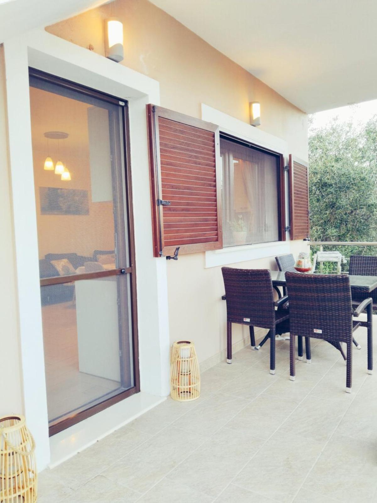 Meraki Apartment Zenempisatika Ngoại thất bức ảnh